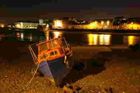 Medium-A-boat-at-the-harbour-in-Galway-city